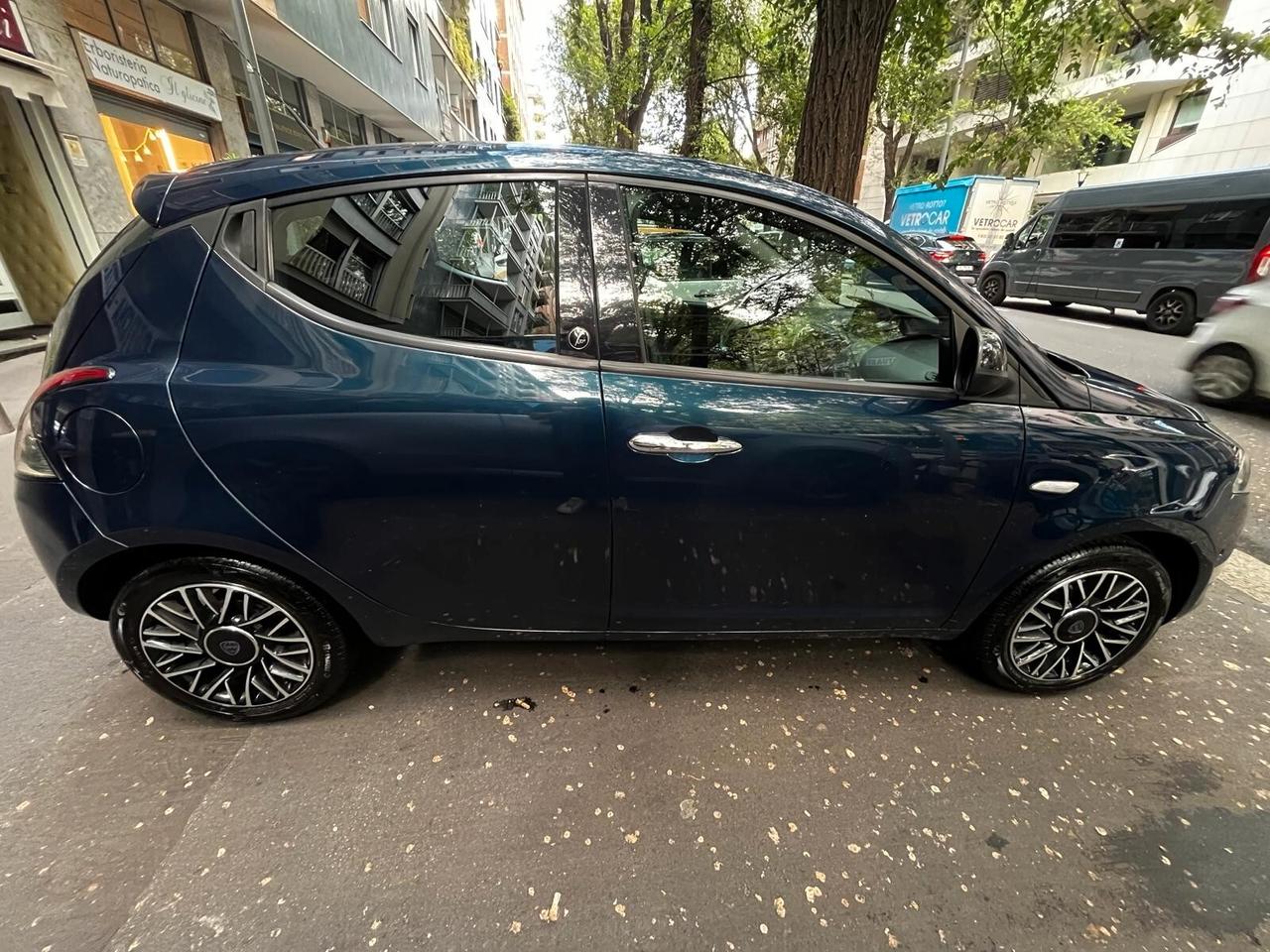 Lancia Ypsilon 1.2 69 CV 5 porte Platinum