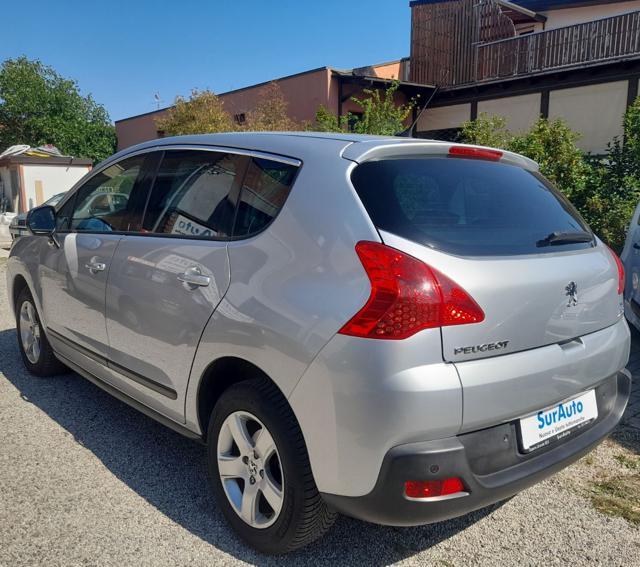 PEUGEOT 3008 HDi Business