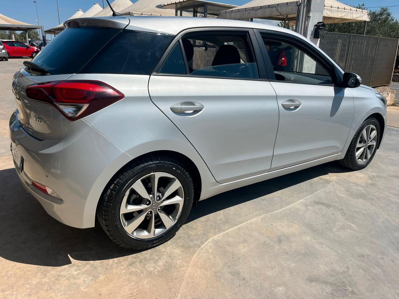 Hyundai i20 1.1 CRDi 5p. Sound Edition