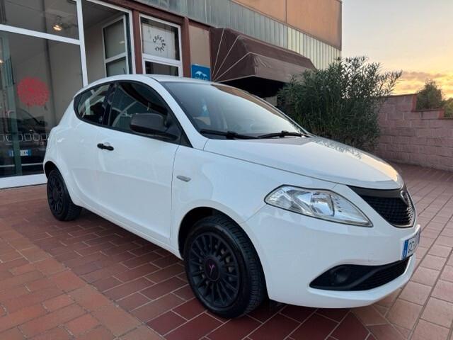 Lancia Ypsilon HYBRID soli 39000 km da 90 euro al mese