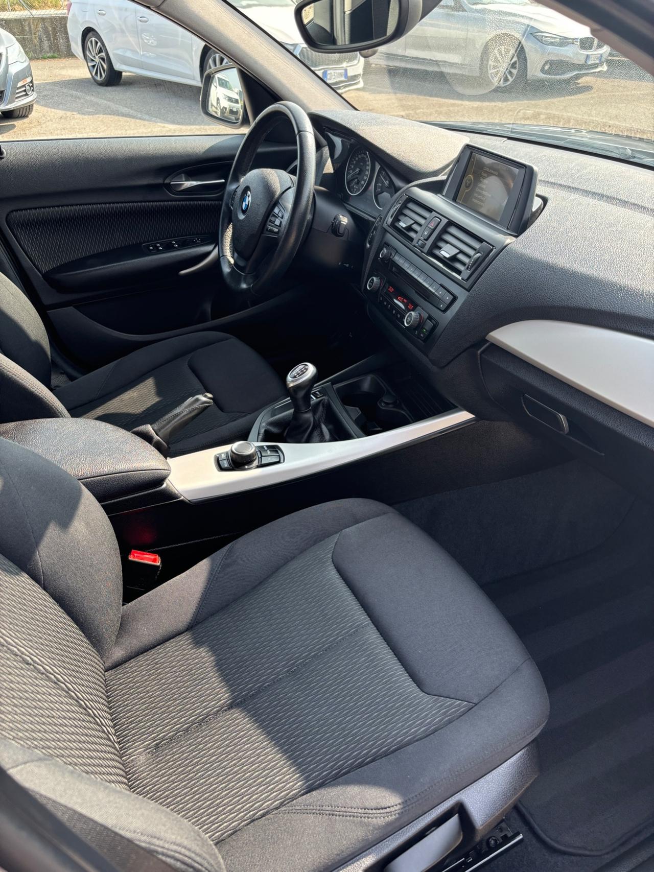 Bmw 114 114d 5p. Unique - 2013