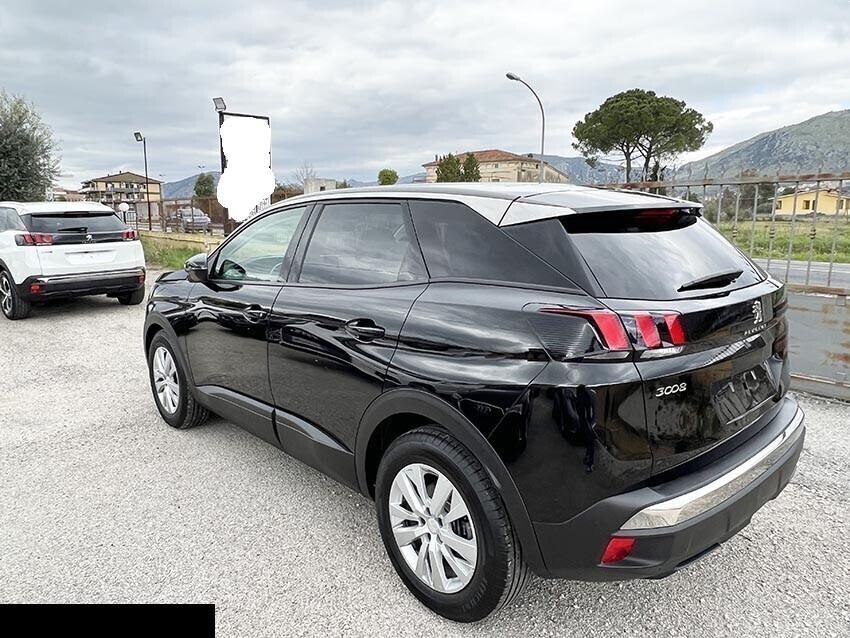 PEUGEOT 3008 1.2 benzina NAVI-AUTOMATICA