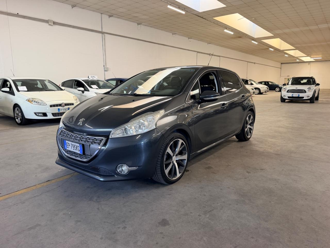 Peugeot 208 1.6 e-HDi 115 CV Stop&Start 5 porte Allure