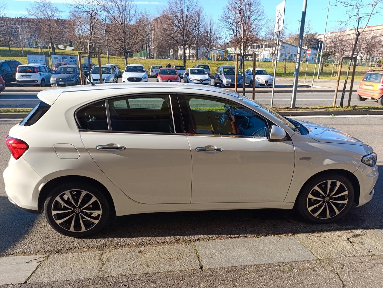 Fiat Tipo 1.4 5 porte Lounge Uniproprietario OK Neopatentati