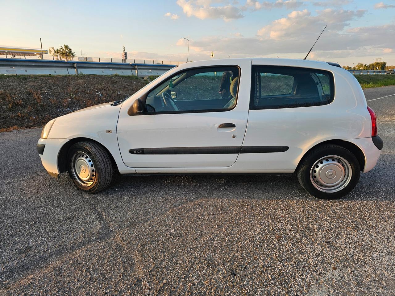 Renault Clio 1.5 dCi 82CV cat 3 van