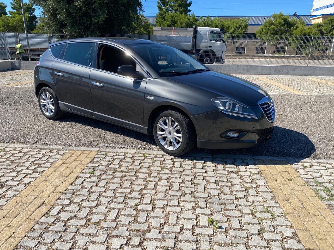 Lancia Delta 1.6 MJT DPF Silver