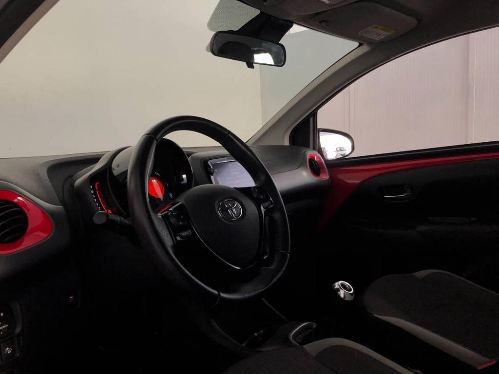 Toyota Aygo 5 Porte 1.0 VVT-i x-play