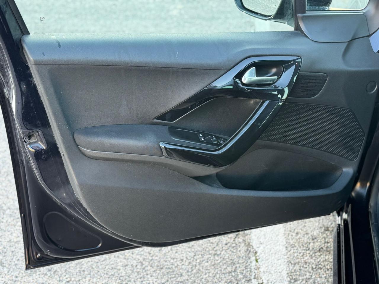 Peugeot 208 1.4 HDi 68 CV 5 porte Active