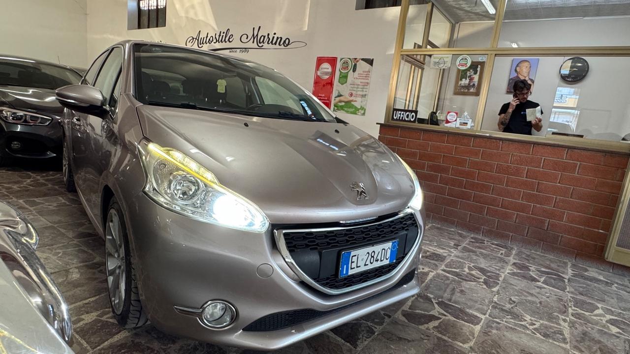 Peugeot 208 1.6 e-HDi 92 CV Stop&Start 5 porte Allure