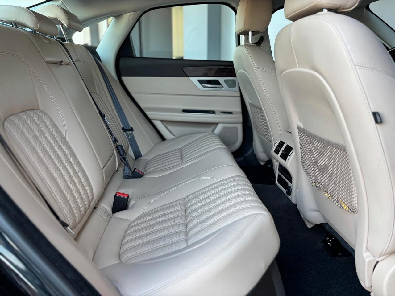 Jaguar XF 2.0 D 180 CV AWD aut. Prestige
