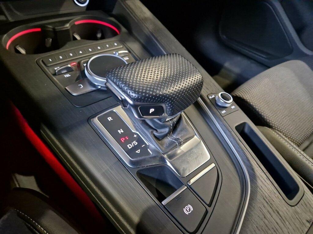 Audi A4 Avant 40 2.0 TDI Business Sport Quattro S tronic