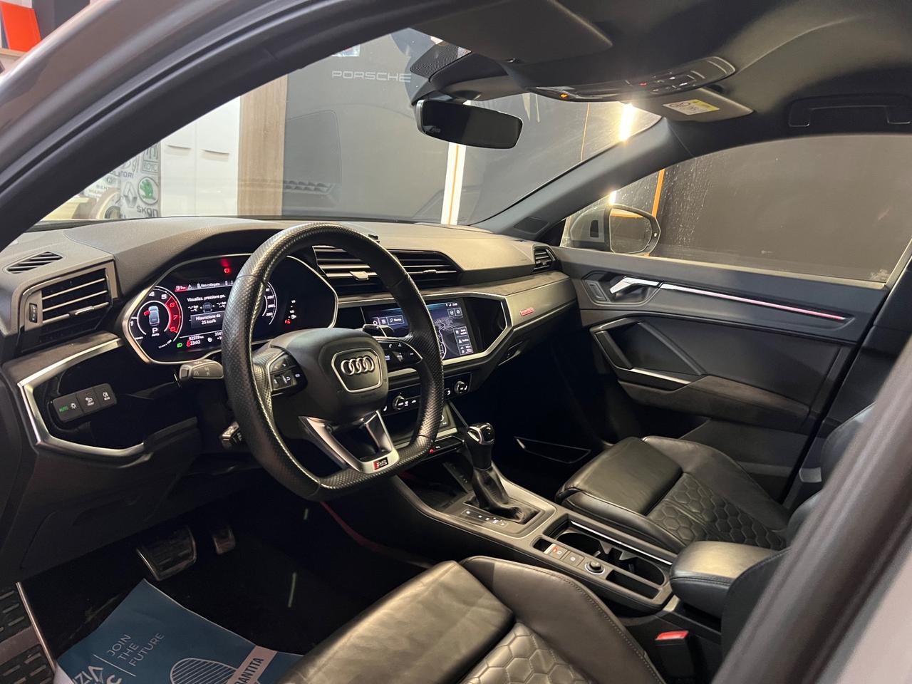 Audi Q3 RS quattro S tronic