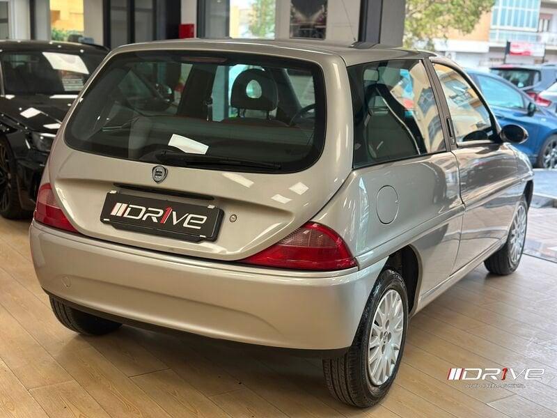 Lancia Y 1.2i cat Elefantino Blu