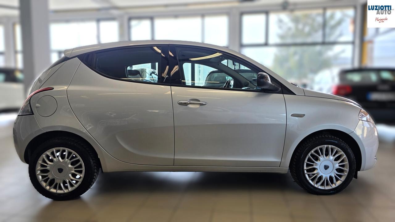Lancia Ypsilon 1.2 69 CV 5 porte Gold