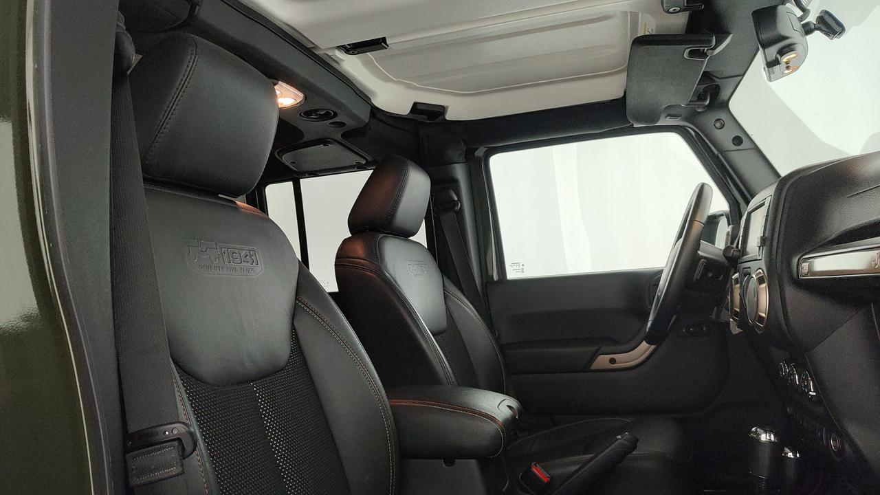 JEEP Wrangler III 2011 Unlimited - Wrangler Unlimited 2.8 crd 75t