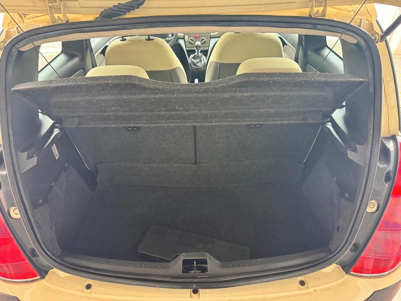 Lancia Ypsilon 1.2 16V Platino