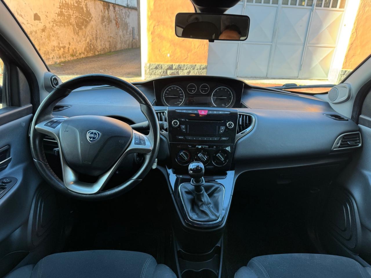 Lancia Ypsilon 1.2 69 CV 5 porte Gold