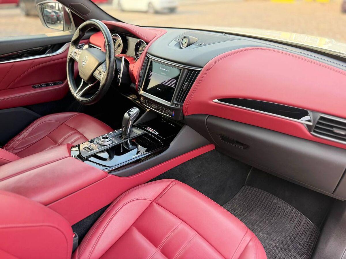 Maserati Levante 3.0 V6 Modena 350cv auto