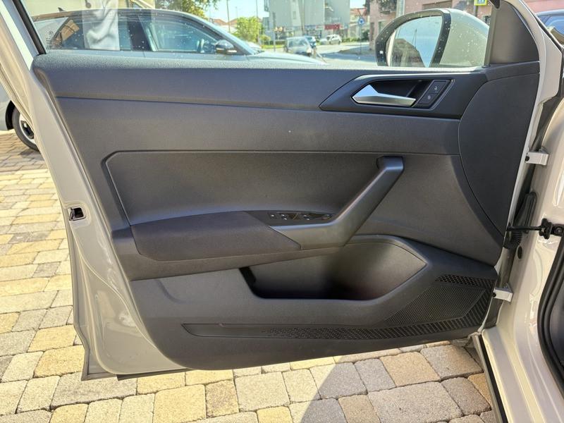 Volkswagen Taigo 1.0 tsi Life 95cv APP CONNECT-LED-17"