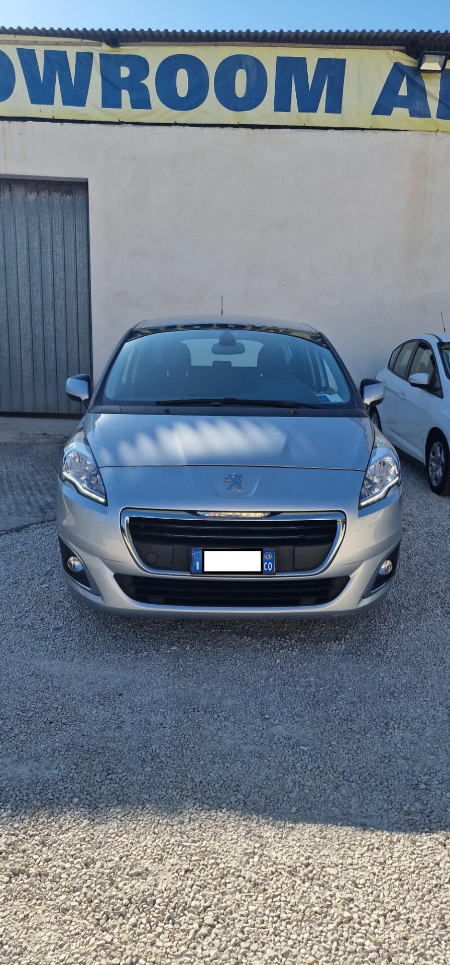 Peugeot 5008 1.6 HDi 115CV Allure 2014 7 POSTI