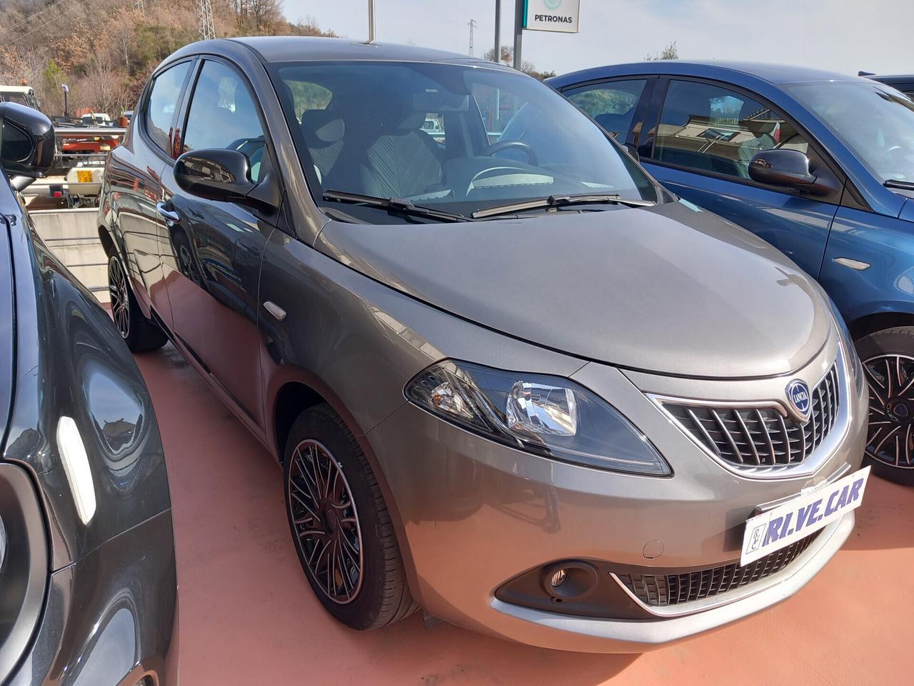 Lancia Ypsilon 1.0 FireFly 5 porte S&S Hybrid Ecochic Gold
