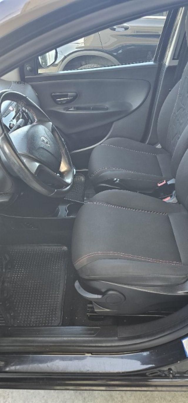 LANCIA Ypsilon 1.2 69 CV 5 porte Gold
