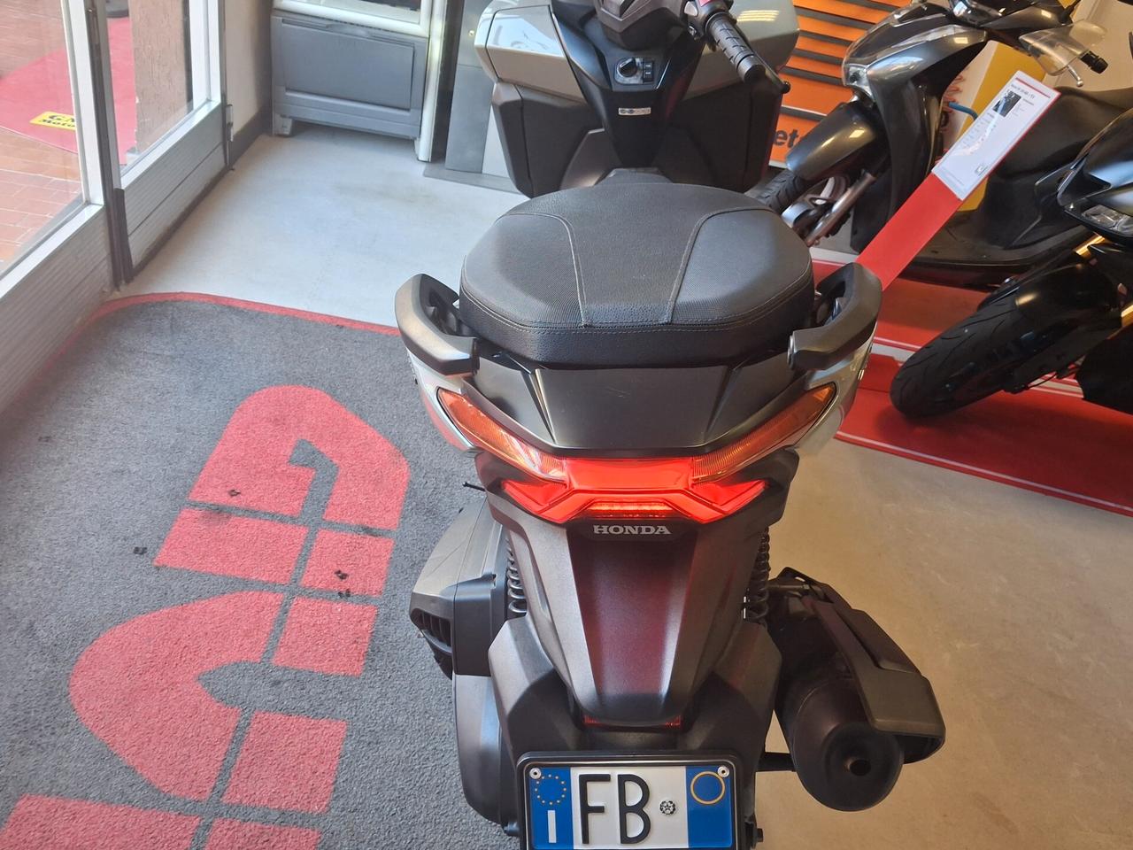 Honda Forza 350 ABS + TCS