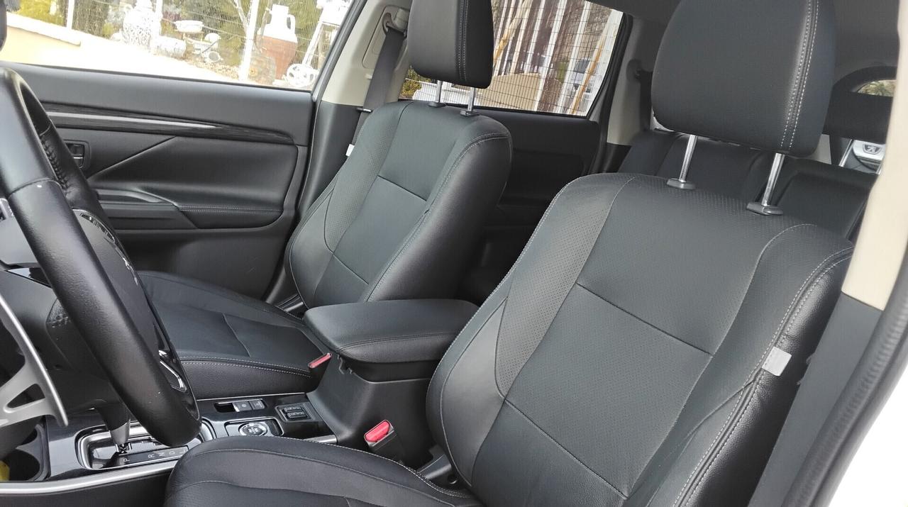 Mitsubishi Outlander 2.2 D INSTYLE PLUS 7 POSTI