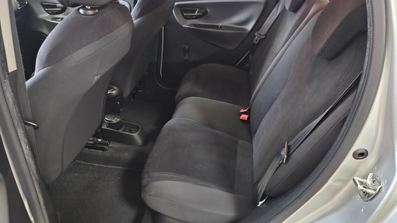 Lancia Ypsilon 1.2 69 CV 5 porte Elefantino
