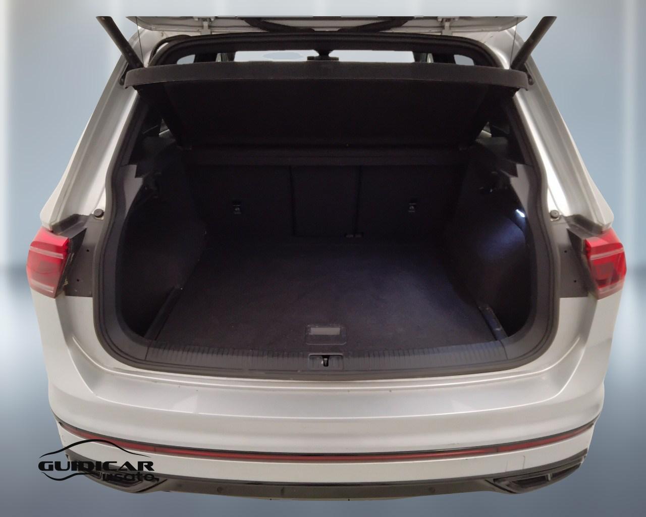 VOLKSWAGEN Tiguan II 2021 - Tiguan 2.0 tdi R-Line 150cv dsg