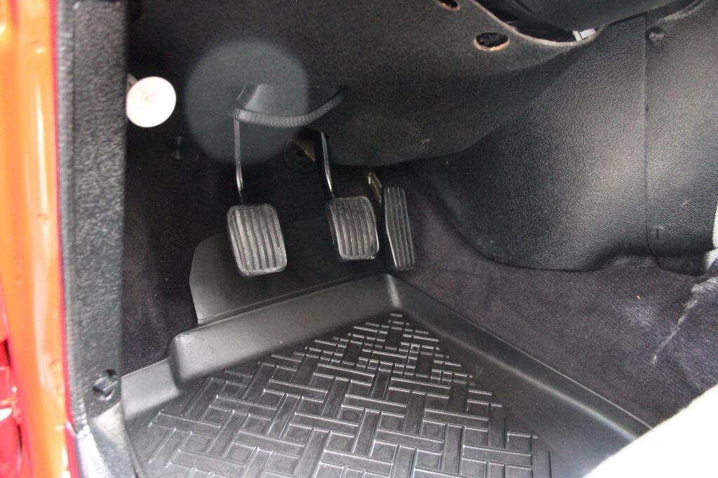 VOLVO 240 2.0 cat Station Wagon Polar