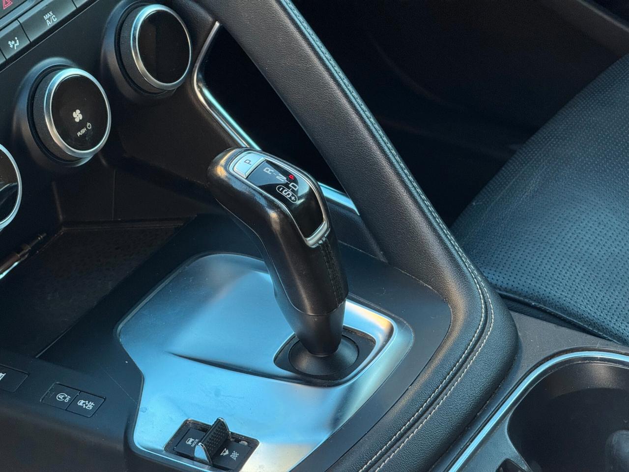 Jaguar E-Pace 2.0D 150 CV AWD R-Dynamic S Autocarro