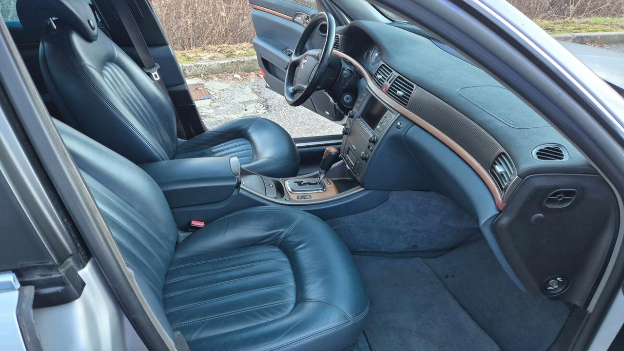 Lancia Thesis 2.4 JTD 20V aut. 100