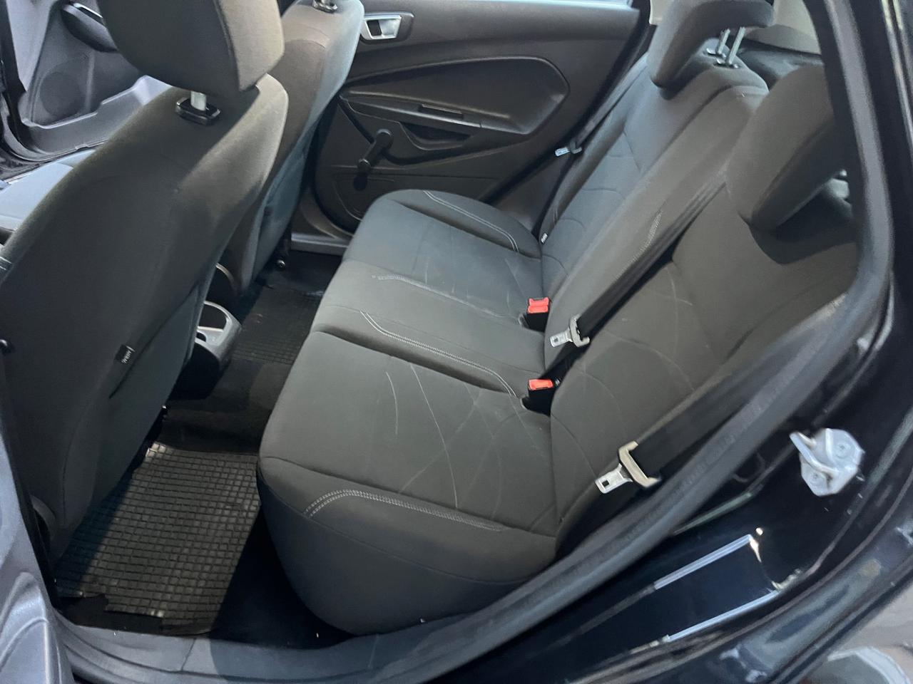 Ford Fiesta 1.5 TDCi 75CV 5 porte Business