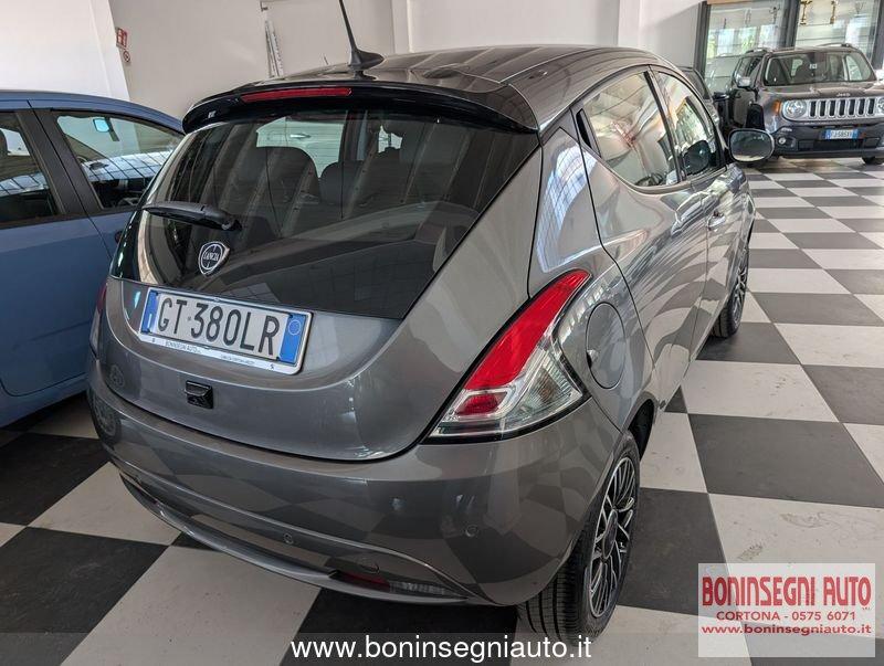 Lancia Ypsilon 1.0 FireFly 5 porte S&S Hybrid Platino