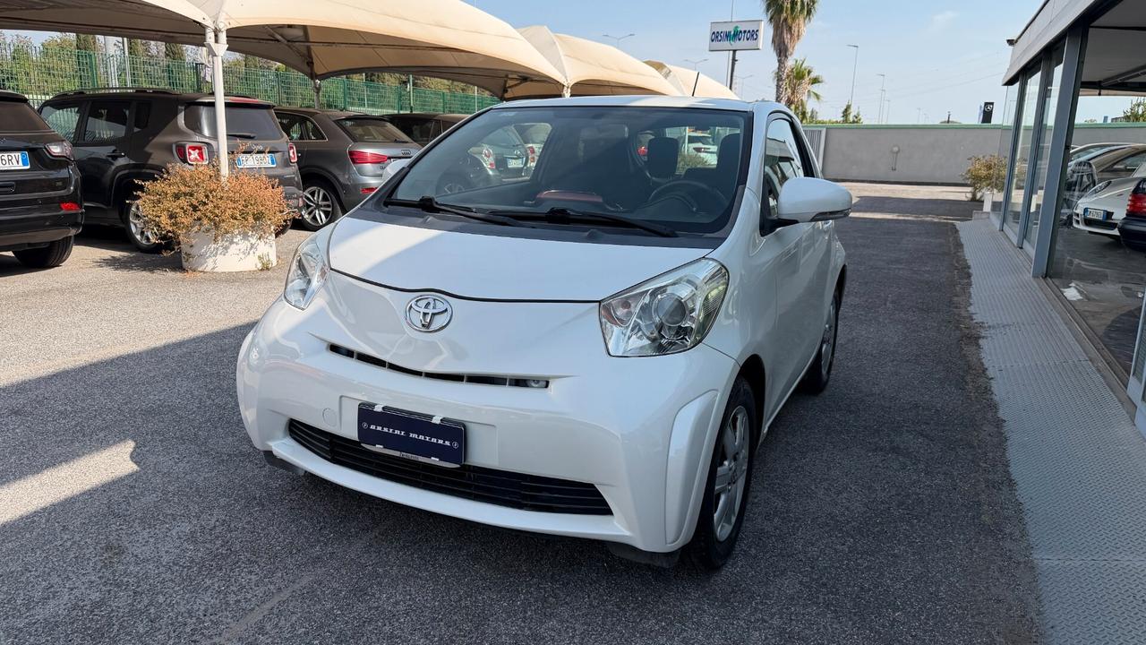 Toyota iQ 1.0 CVT Trend