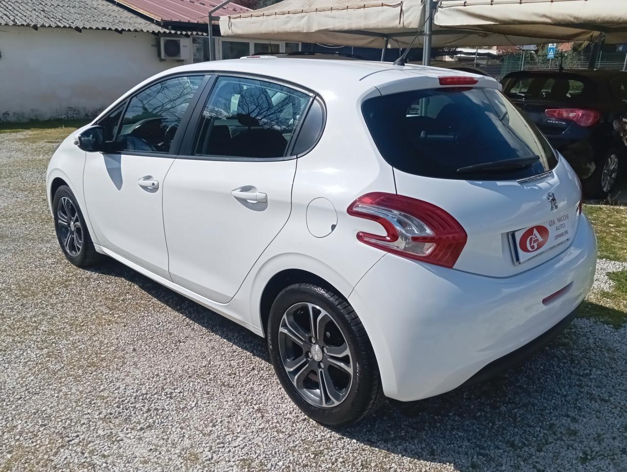 Peugeot 208 1.4 HDi 68 CV 5 porte BLACK pack UNIPRO BEN TENUTA