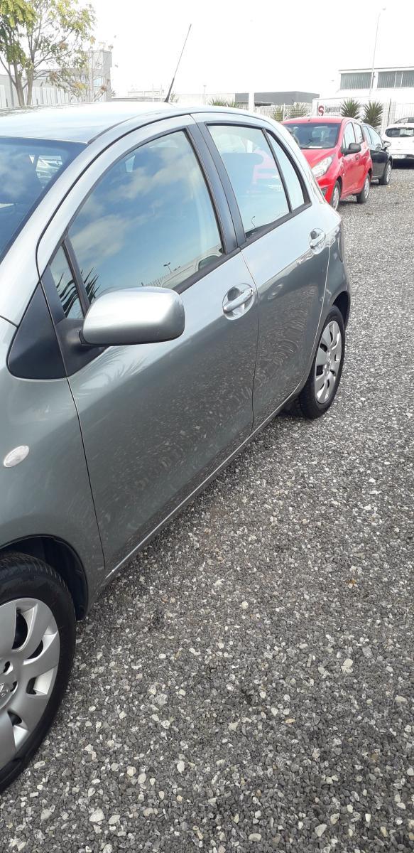 TOYOTA - Yaris - 1.0 5p. Sol