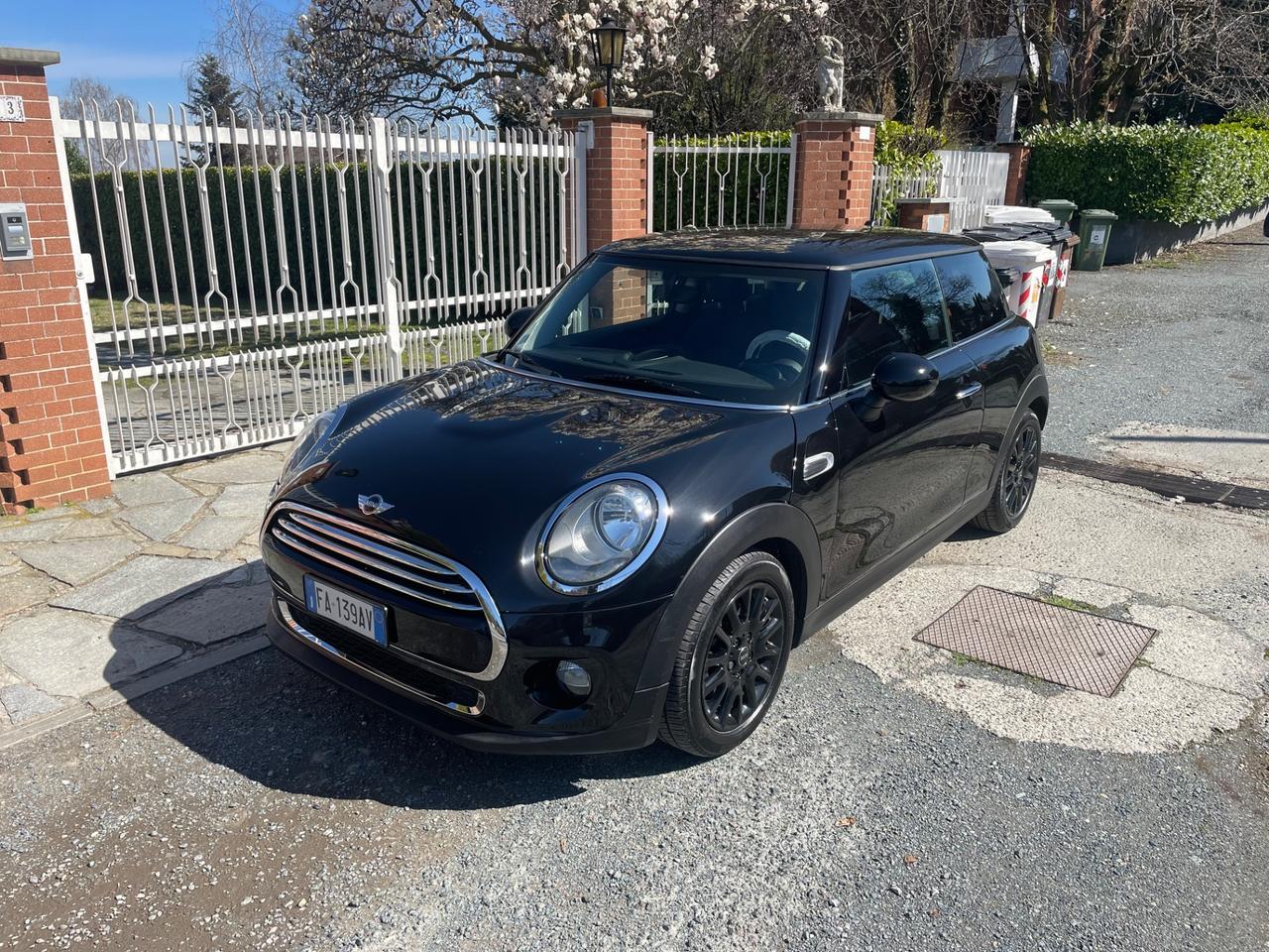 Mini 1.5 Cooper 3 porte Auto, Garantita