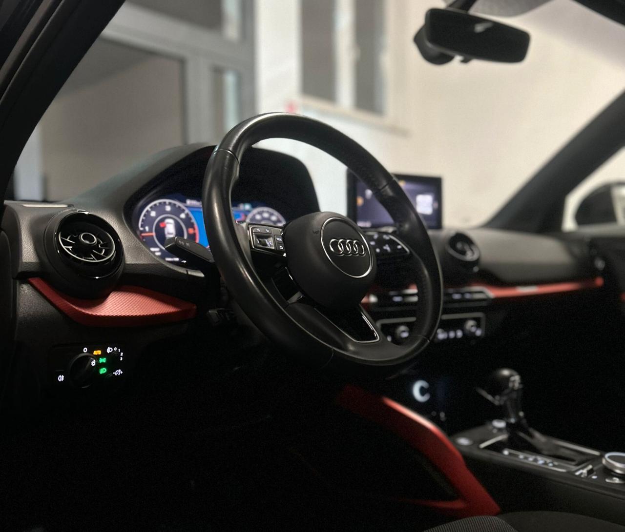 Audi Q2 30 TDI S tronic Identity Black