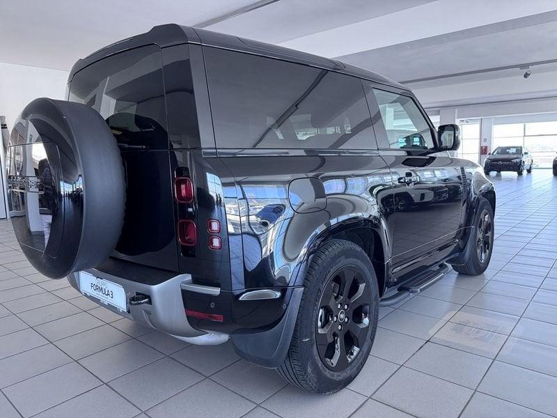 Land Rover Defender 3.0D I6 200 90 X-Dynamic SE AWD auto.