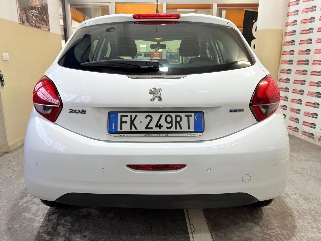 Peugeot 208 PureTech 82 5p. GPL Allure