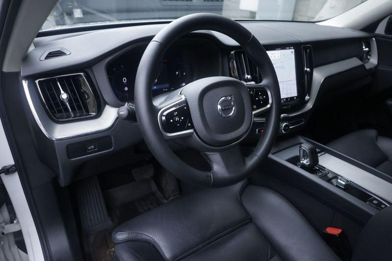 Volvo XC60 Volvo XC60 B4 (d) AWD automatico Plus Dark 145KW ANNO 2024