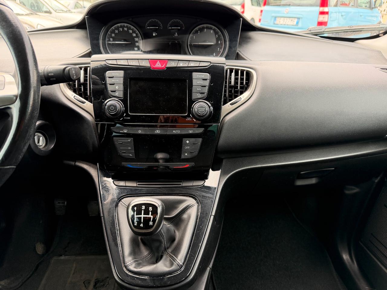 Lancia Ypsilon 1.2 69 CV 5 porte GPL Ecochic Platinum