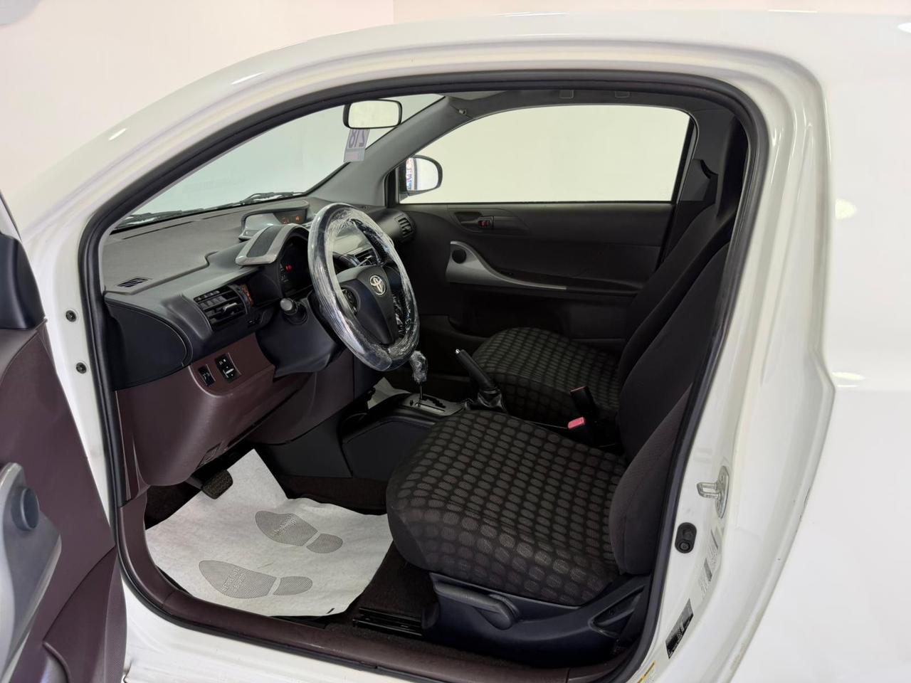 Toyota iQ 1.3 Executive-AUTOMATICA-2009