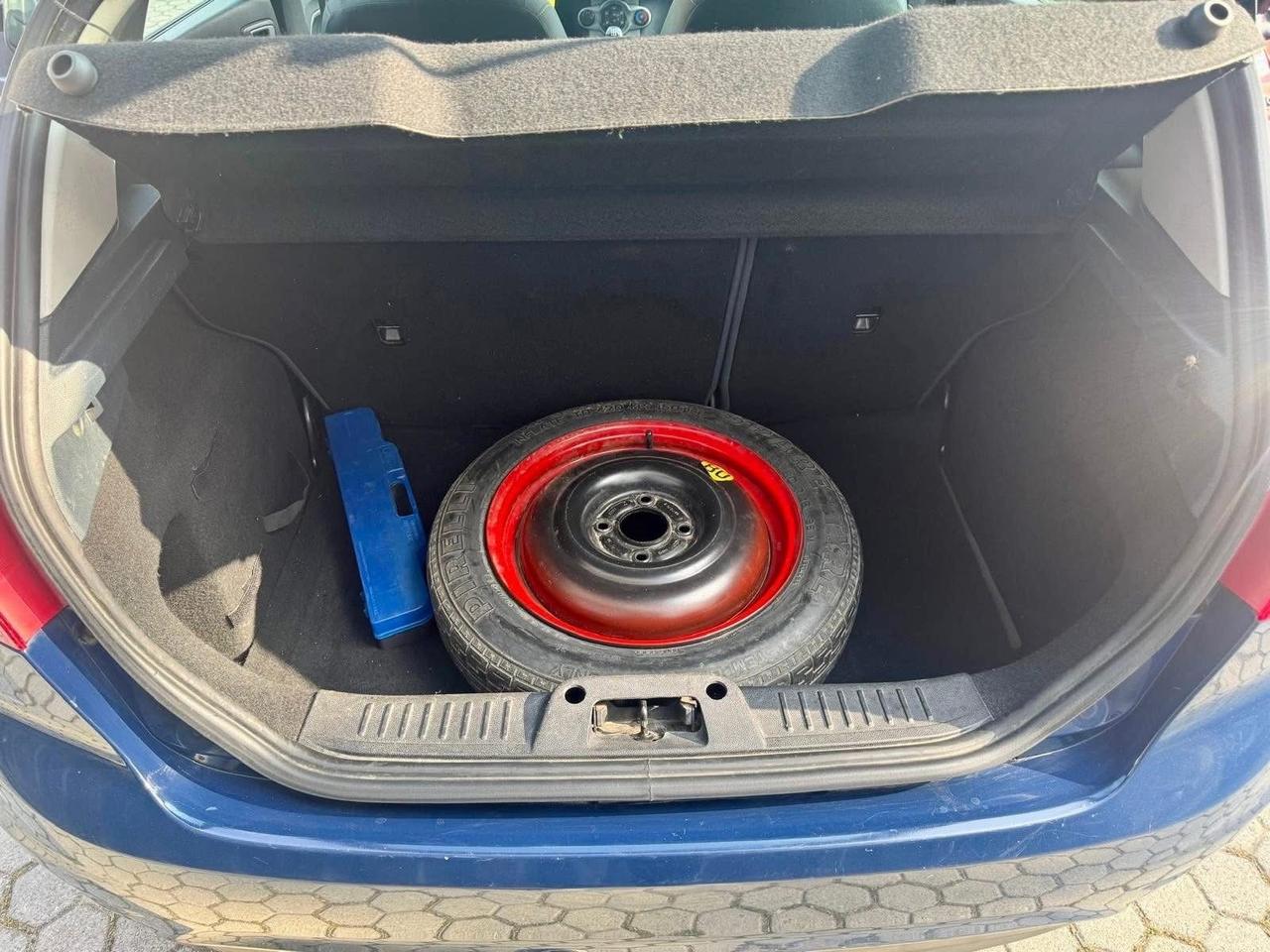 Ford Fiesta 1.4 Benzina GPL 5 porte Neopatentati