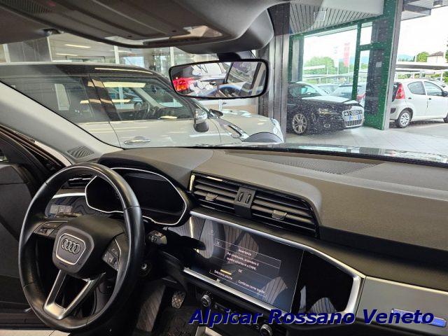 AUDI Q3 35 TDI Business Advanced