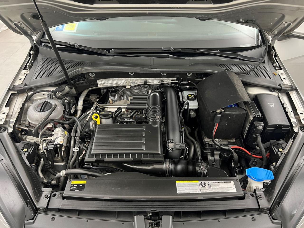 VOLKSWAGEN Golf VII 2013 Golf 5p 1.4 tgi Trendline