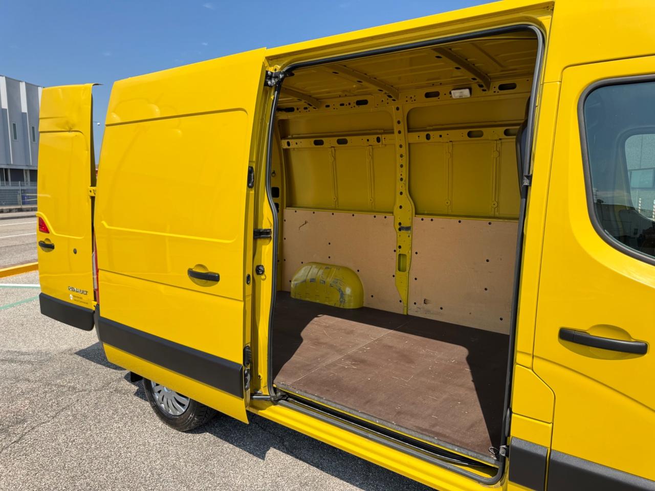 Renault Master 2.3 Dci 130cv L2H2