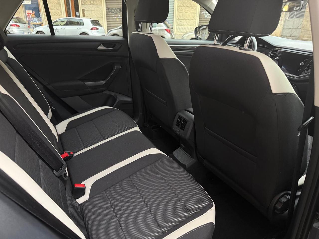 Volkswagen T-Roc 1.5 TSI STYLE 150 CV #5909